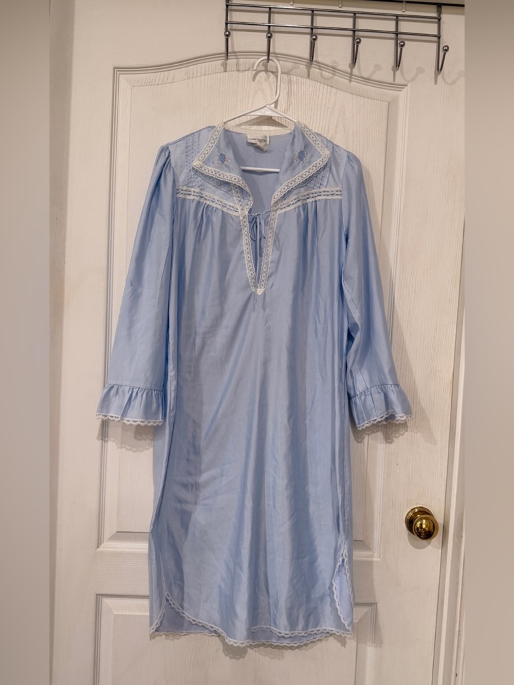 Contemporary Light Blue Women's Nightgown with Lace Trim